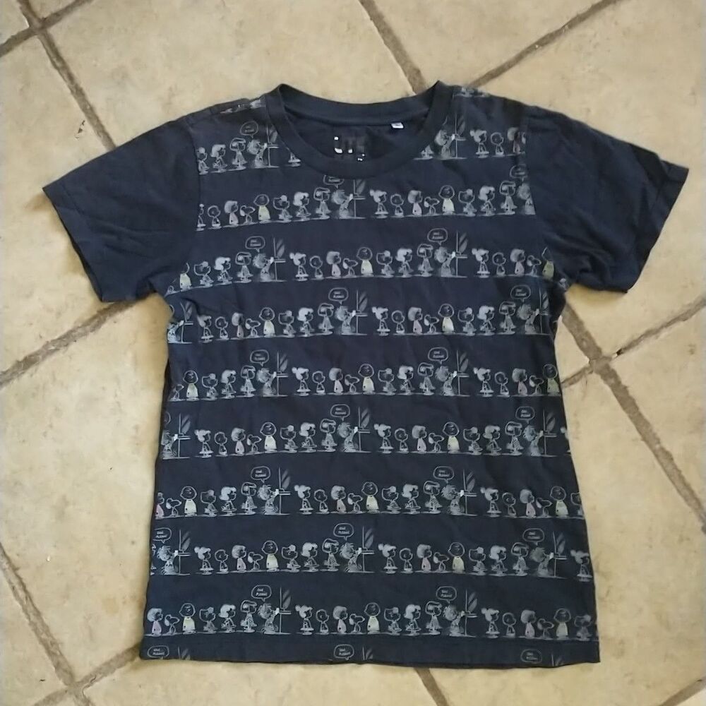 Uniqlo UT Peanuts Charlie Brown Lucy Peanuts T Shirt S Blue Sunday Strips RARE